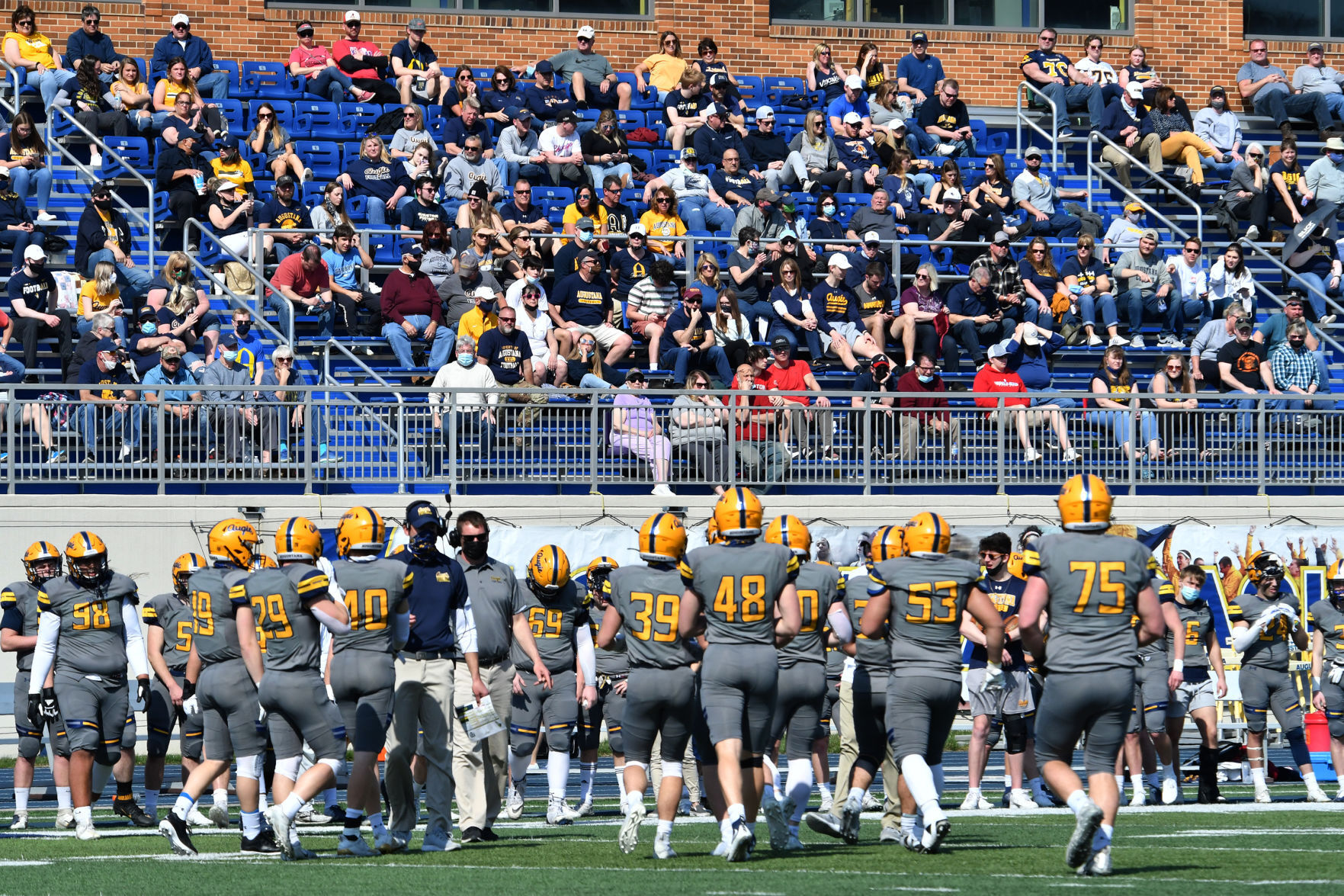 040321-qc-spt-augie football-090